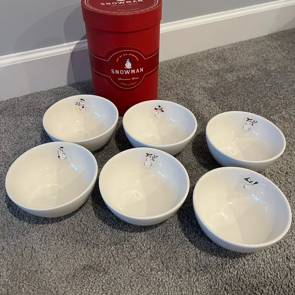 Williams Sonoma Set of 6 Assorted Snowman Bowls